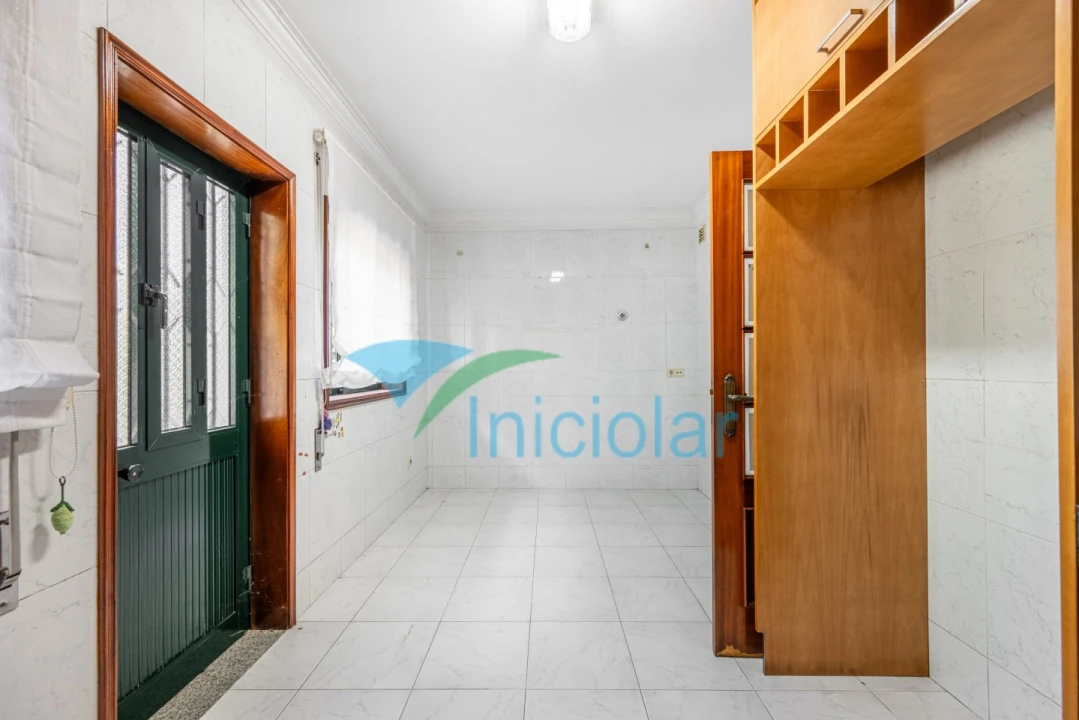 Moradia T3 para Venda em Milheiros Foto 9