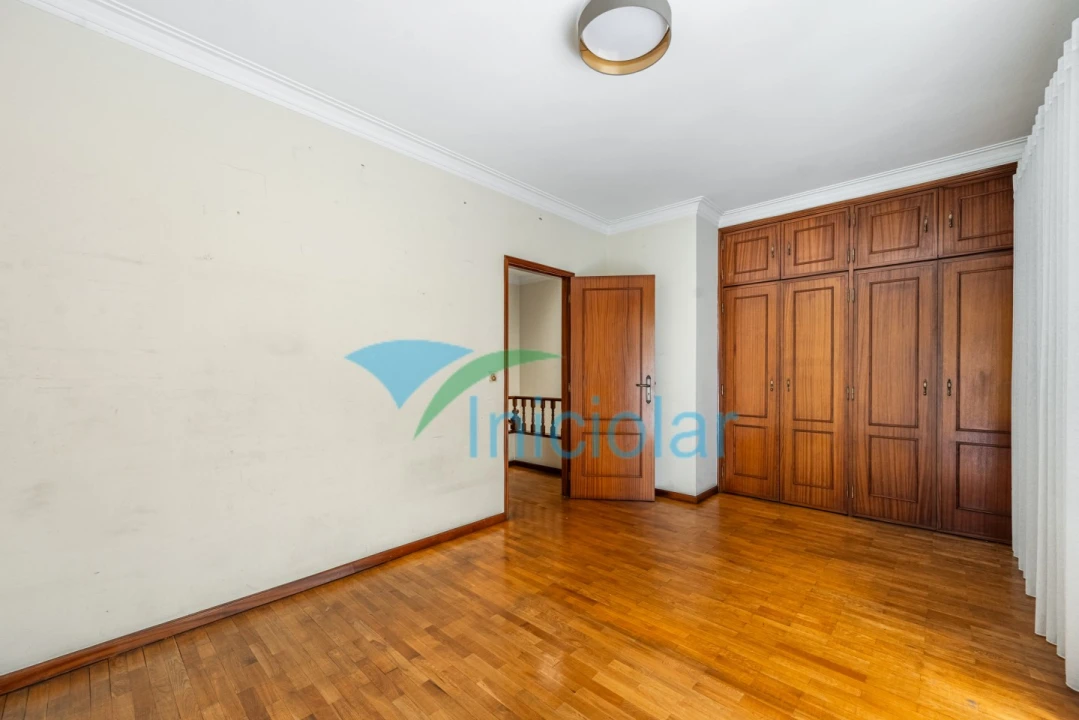 Moradia T3 para Venda em Milheiros Foto 12