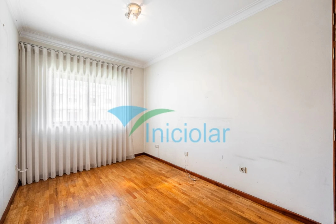 Moradia T3 para Venda em Milheiros Foto 15
