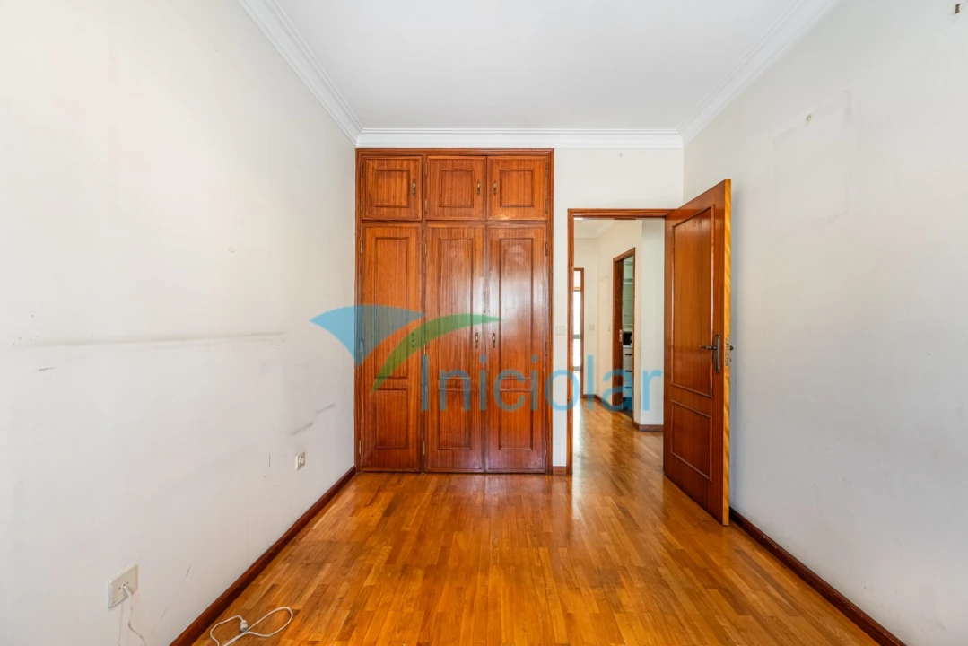 Moradia T3 para Venda em Milheiros Foto 16