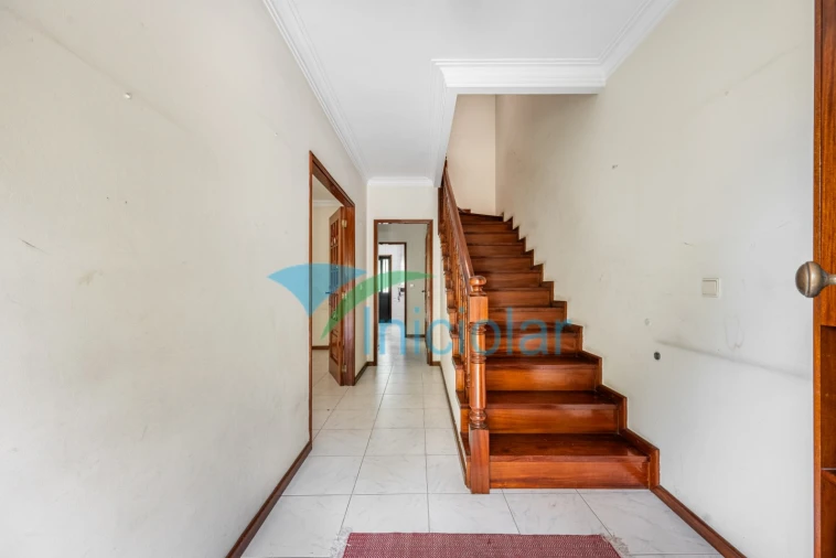 Moradia T3 para Venda em Milheiros Foto 3