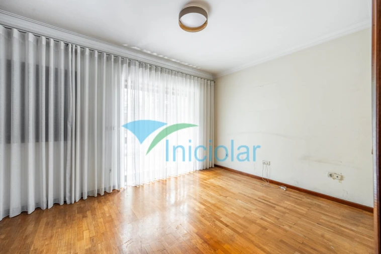 Moradia T3 para Venda em Milheiros Foto 11