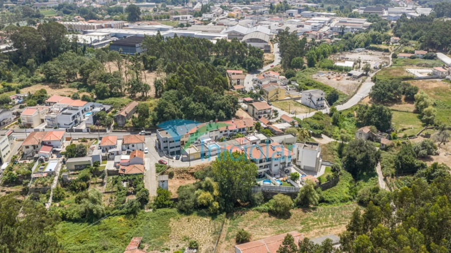 Moradia T3 para Venda em Milheiros Foto 26