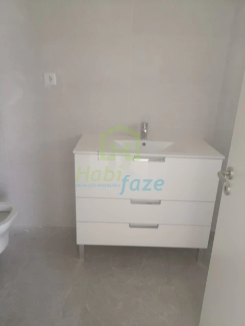 Moradia T3 para Venda em Algoz e Tunes