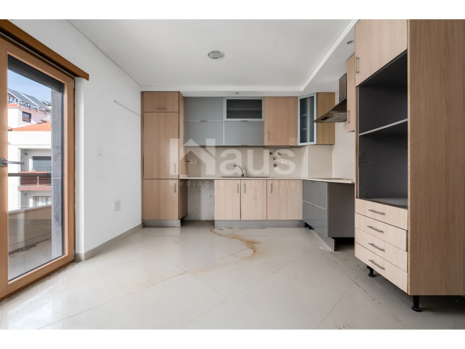 Apartamento T4 para Venda em Pinhal Novo Foto 5