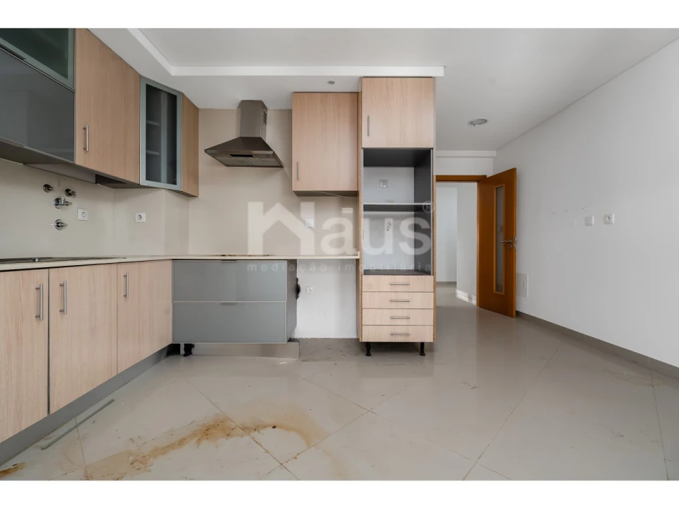 Apartamento T4 para Venda em Pinhal Novo Foto 6