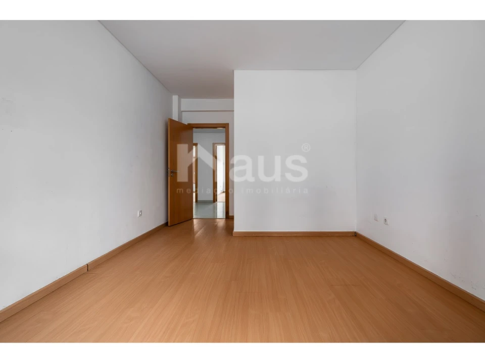 Apartamento T4 para Venda em Pinhal Novo Foto 21