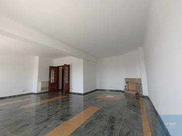 Apartamento T3 para Venda em Marvila, Ribeira Santarém, São Salvador, São Nicolau