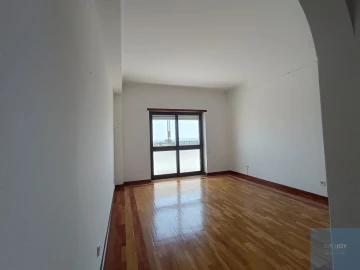 Apartamento T3 para Venda em Marvila, Ribeira Santarém, São Salvador, São Nicolau