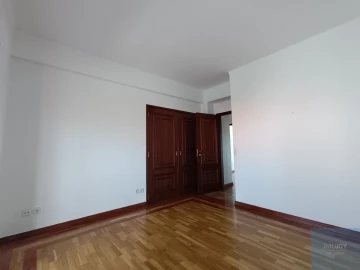 Apartamento T3 para Venda em Marvila, Ribeira Santarém, São Salvador, São Nicolau