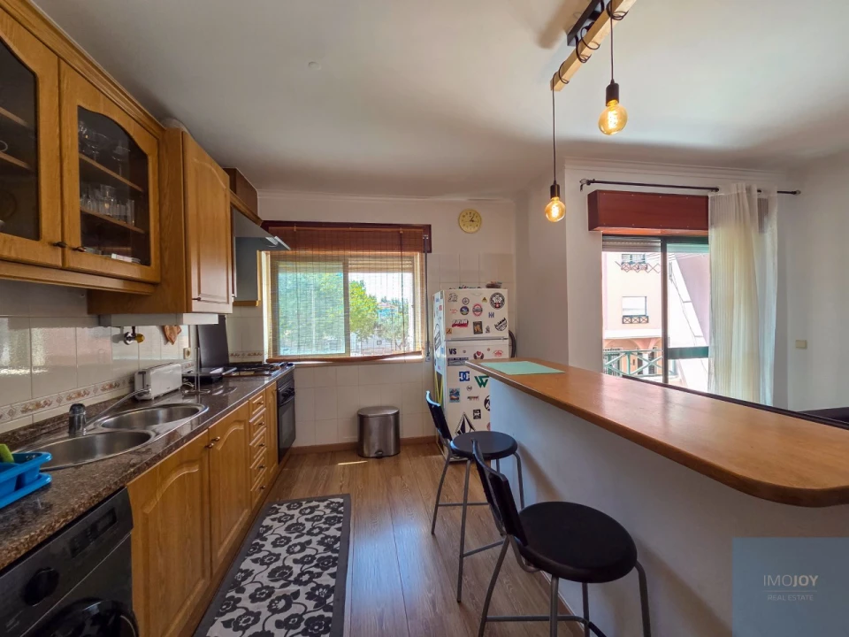 Apartamento T1 para Arrendamento em São Domingos de Rana Foto 6