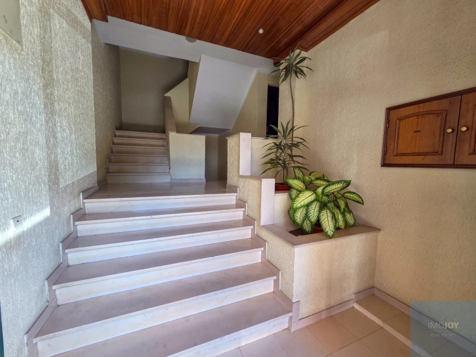 Apartamento T1 para Arrendamento em São Domingos de Rana Foto 14