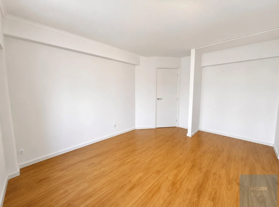 Apartamento T3 para Venda em Algueirão-Mem Martins Foto 12