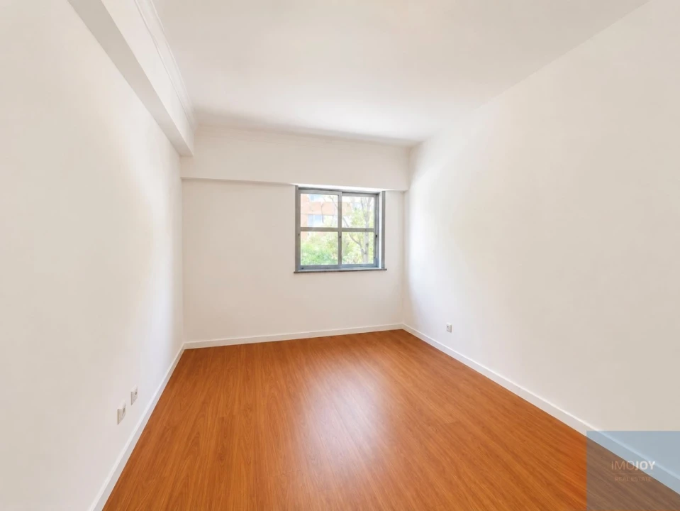 Apartamento T3 para Venda em Algueirão-Mem Martins Foto 13