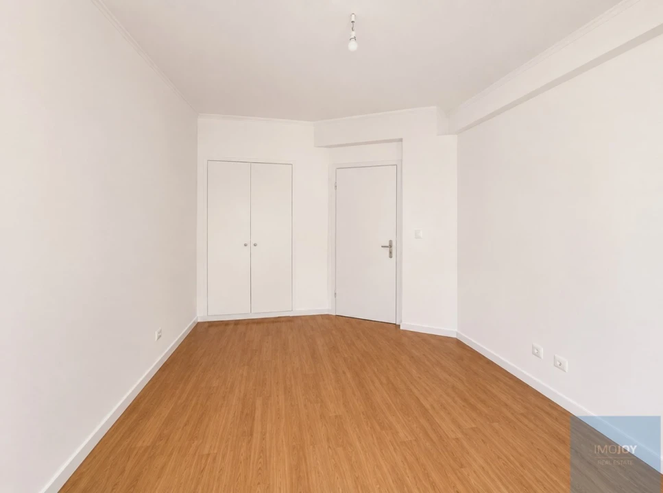 Apartamento T3 para Venda em Algueirão-Mem Martins Foto 14