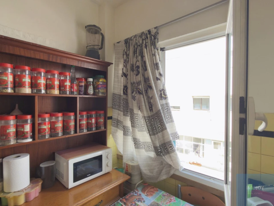 Apartamento T2 para Venda em Portimão Foto 4