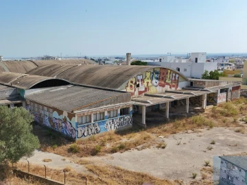 Terreno para Venda em Quelfes