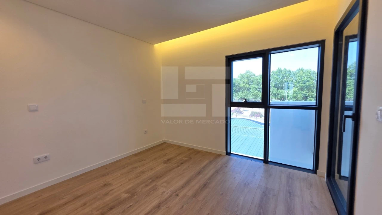 Apartamento T2 para Venda em Repeses e São Salvador Foto 11