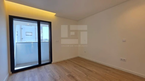 Apartamento T2 para Venda em Repeses e São Salvador