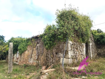 Terreno para Venda em Santa Marta de Portuzelo