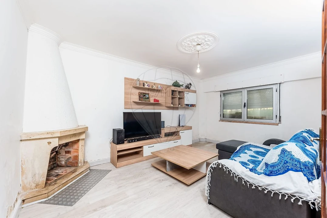 Apartamento T2 para Venda em Algueirão-Mem Martins Foto 1