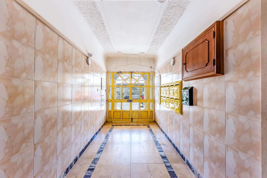 Apartamento T2 para Venda em Algueirão-Mem Martins Foto 15