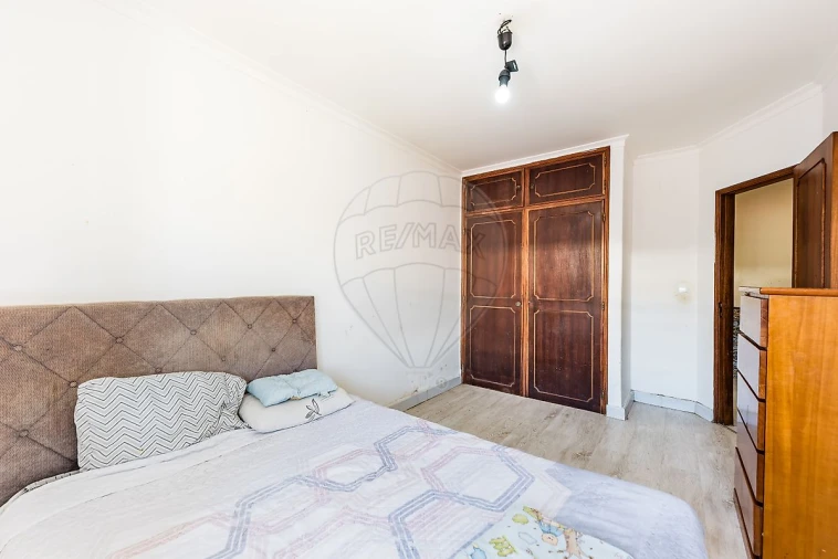 Apartamento T2 para Venda em Algueirão-Mem Martins Foto 8