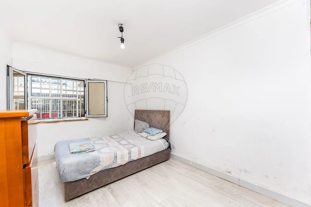 Apartamento T2 para Venda em Algueirão-Mem Martins Foto 7