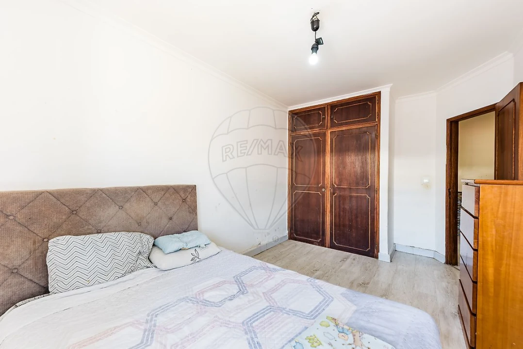 Apartamento T2 para Venda em Algueirão-Mem Martins Foto 8