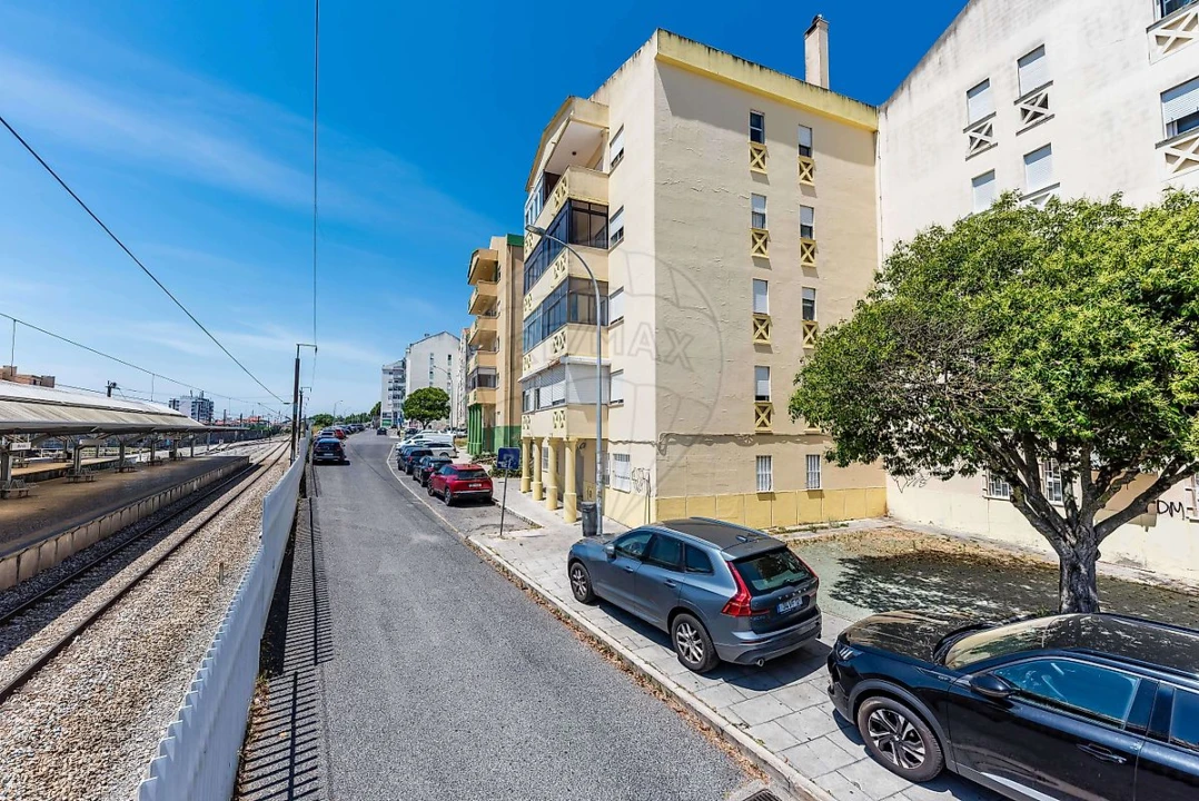 Apartamento T2 para Venda em Algueirão-Mem Martins Foto 17