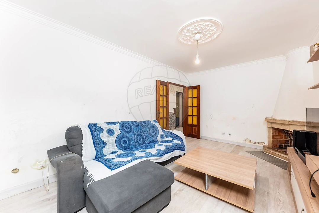 Apartamento T2 para Venda em Algueirão-Mem Martins Foto 3