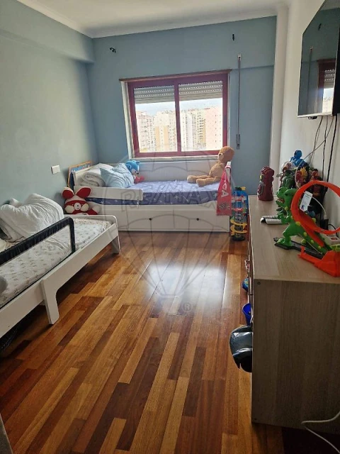 Apartamento T3 para Venda em Carregado e Cadafais