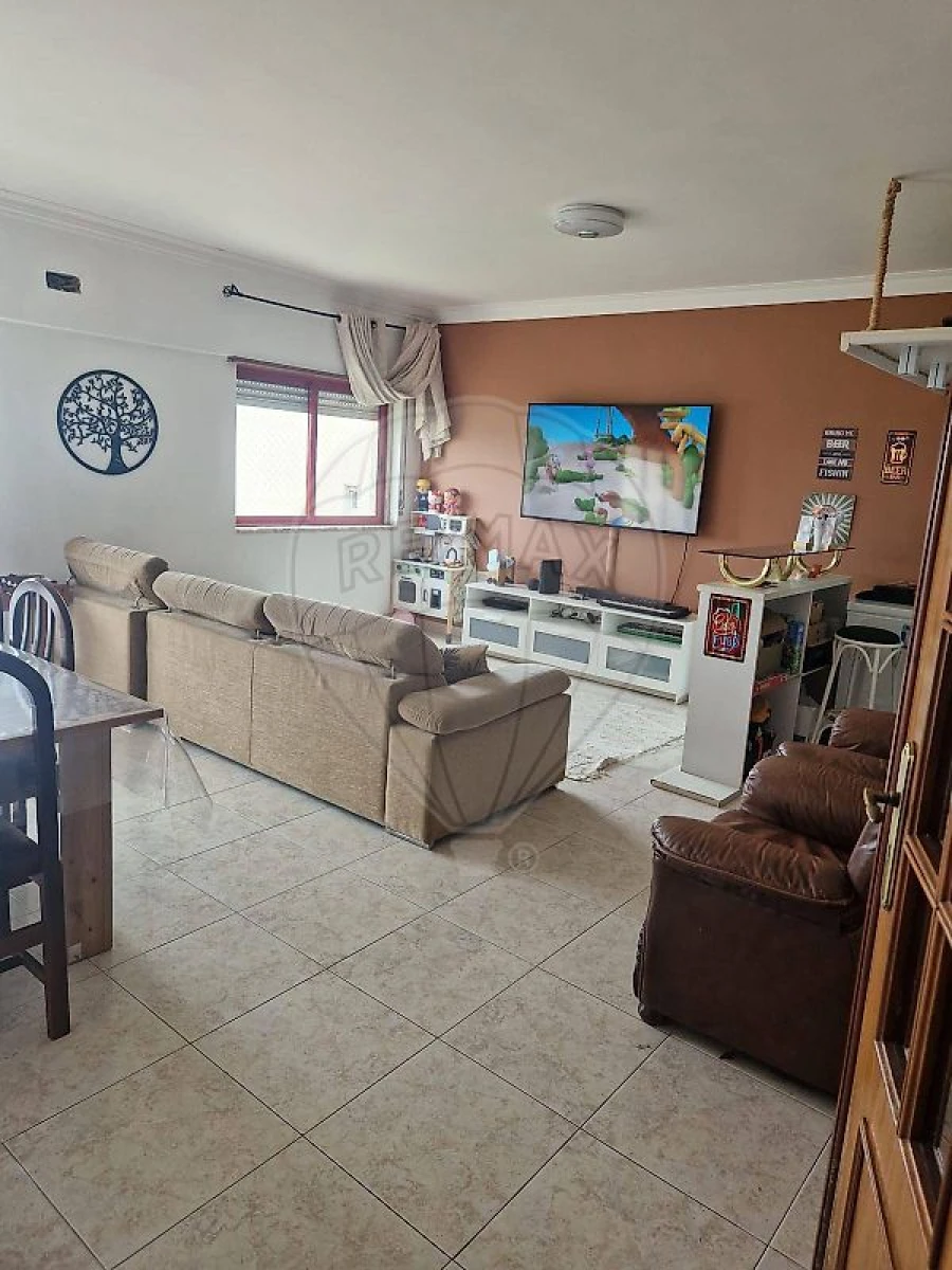 Apartamento T3 para Venda em Carregado e Cadafais Foto 11