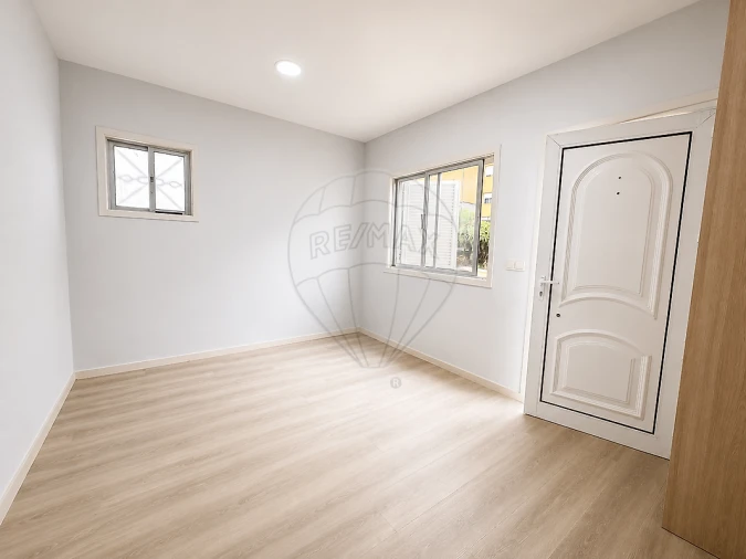 Moradia T2 para Arrendamento em Mafamude e Vilar do Paraíso Foto 4
