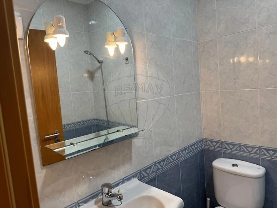 Apartamento T2 para Arrendamento em Benfica Foto 5