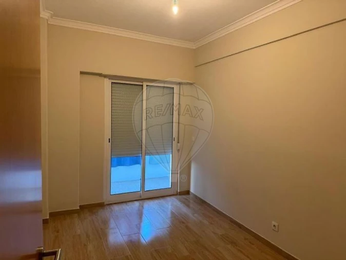 Apartamento T2 para Arrendamento em Benfica Foto 9