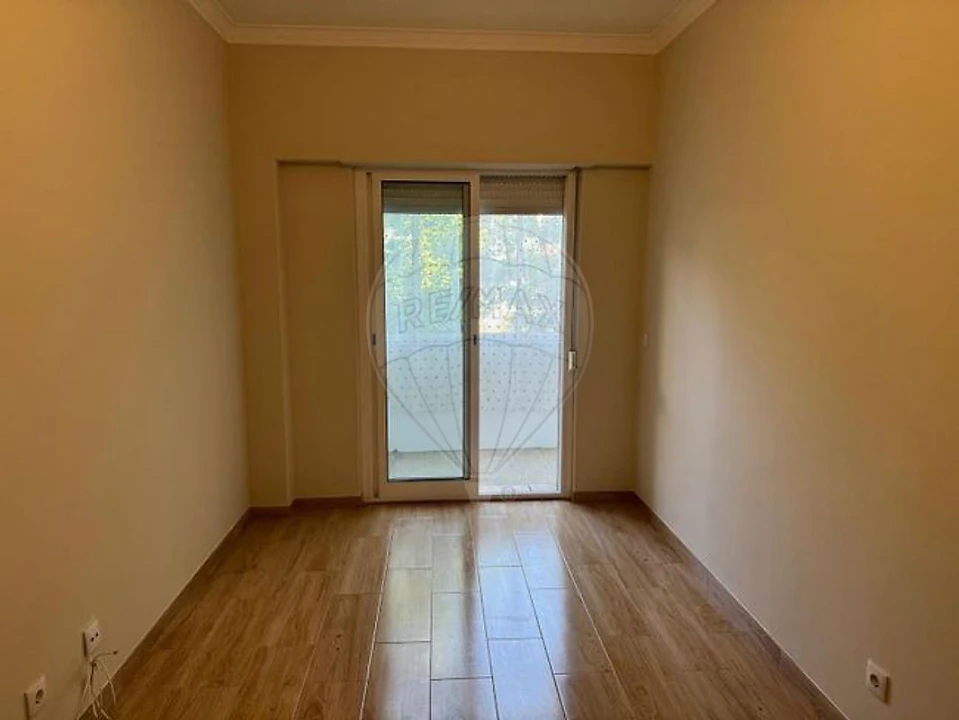 Apartamento T2 para Arrendamento em Benfica Foto 8