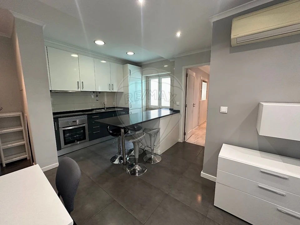 Apartamento T2 para Arrendamento em Benfica Foto 4