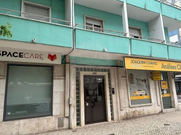 Apartamento T2 para Arrendamento em Benfica