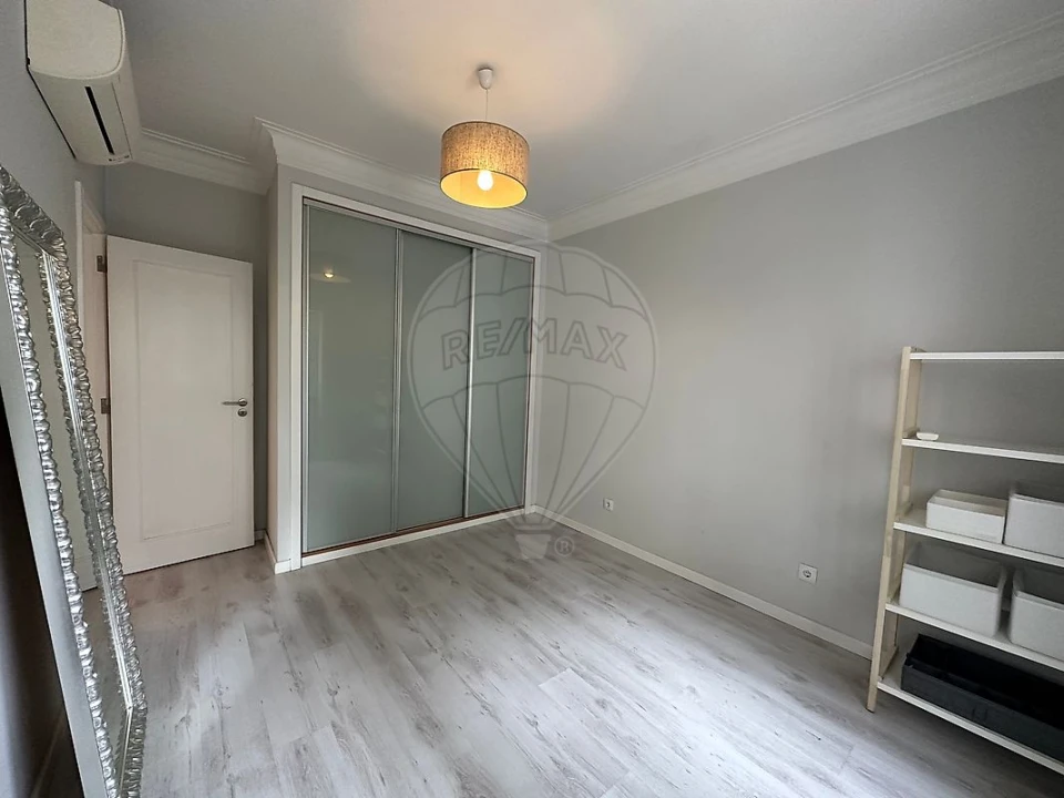 Apartamento T2 para Arrendamento em Benfica Foto 10