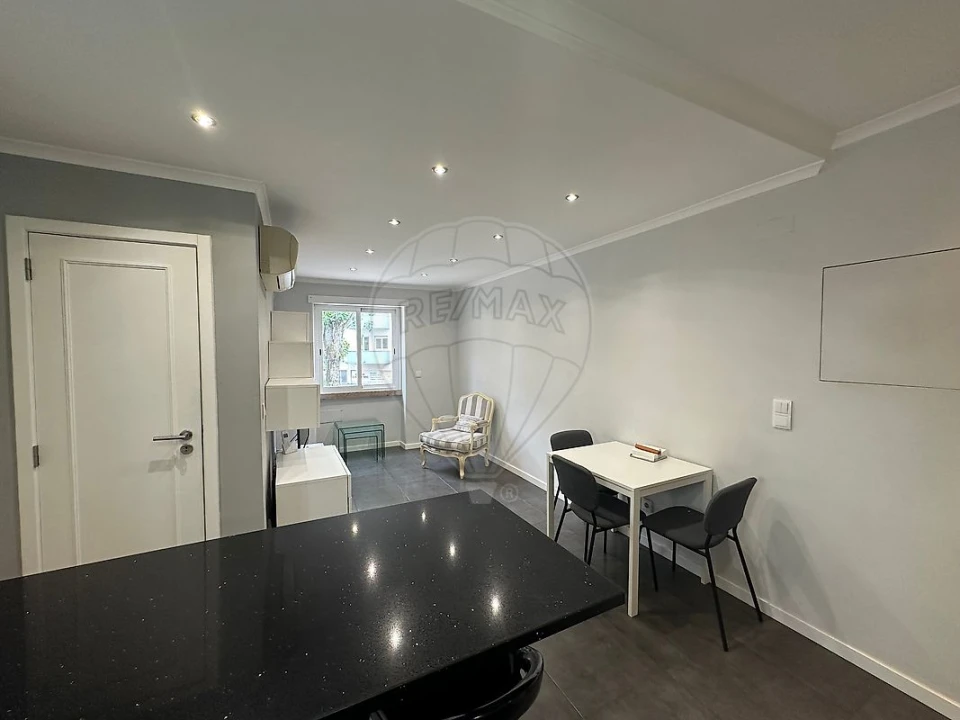 Apartamento T2 para Arrendamento em Benfica Foto 11