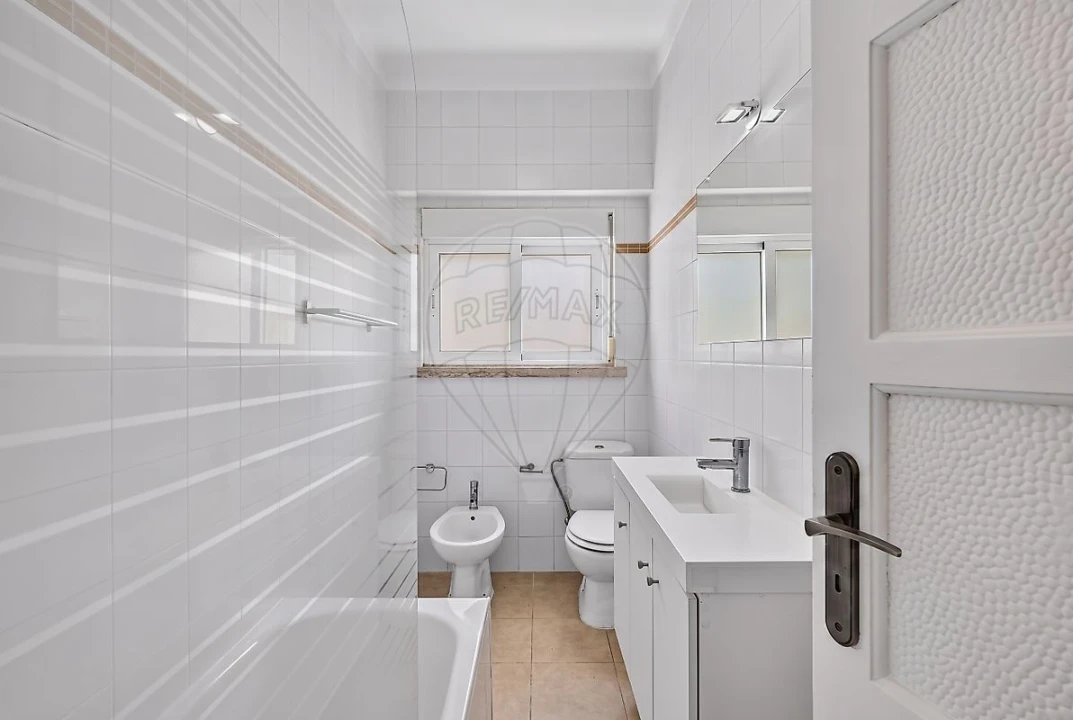 Apartamento T2 para Arrendamento em Almada, Cova da Piedade, Pragal e Cacilhas Foto 6