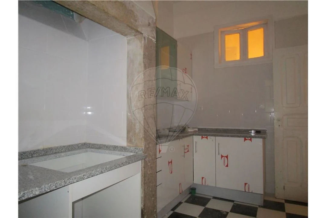Apartamento T4 para Arrendamento em Penha de França Foto 9