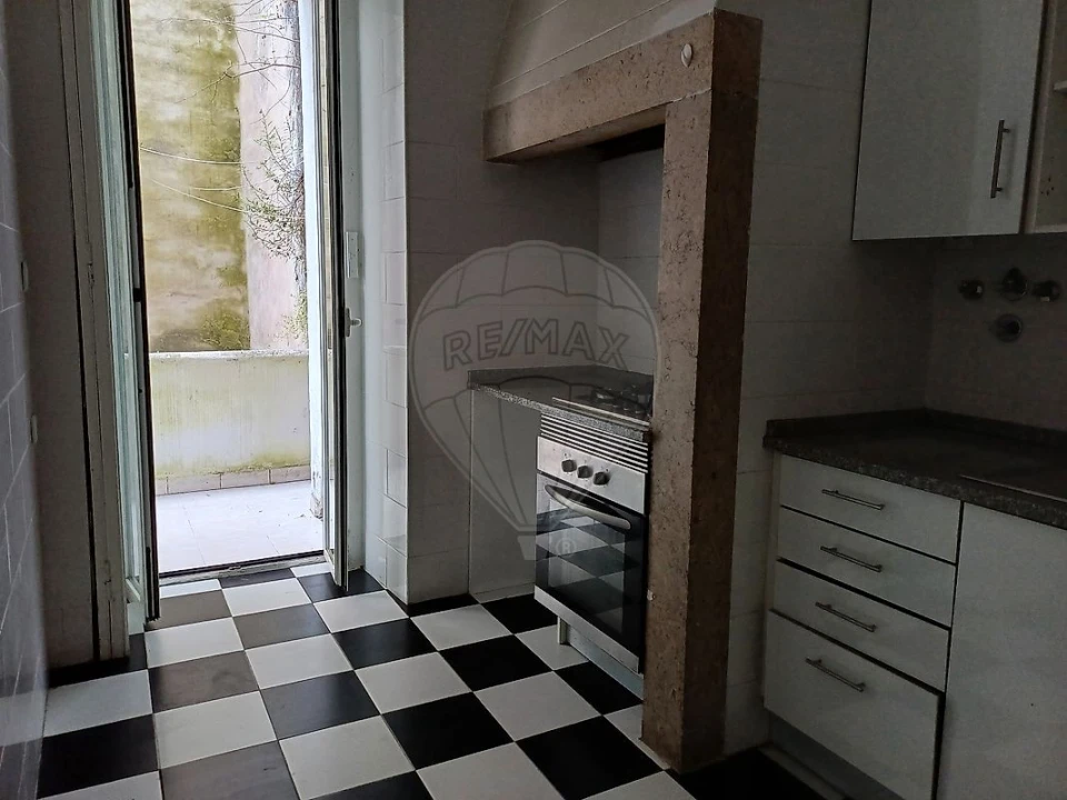 Apartamento T4 para Arrendamento em Penha de França Foto 15