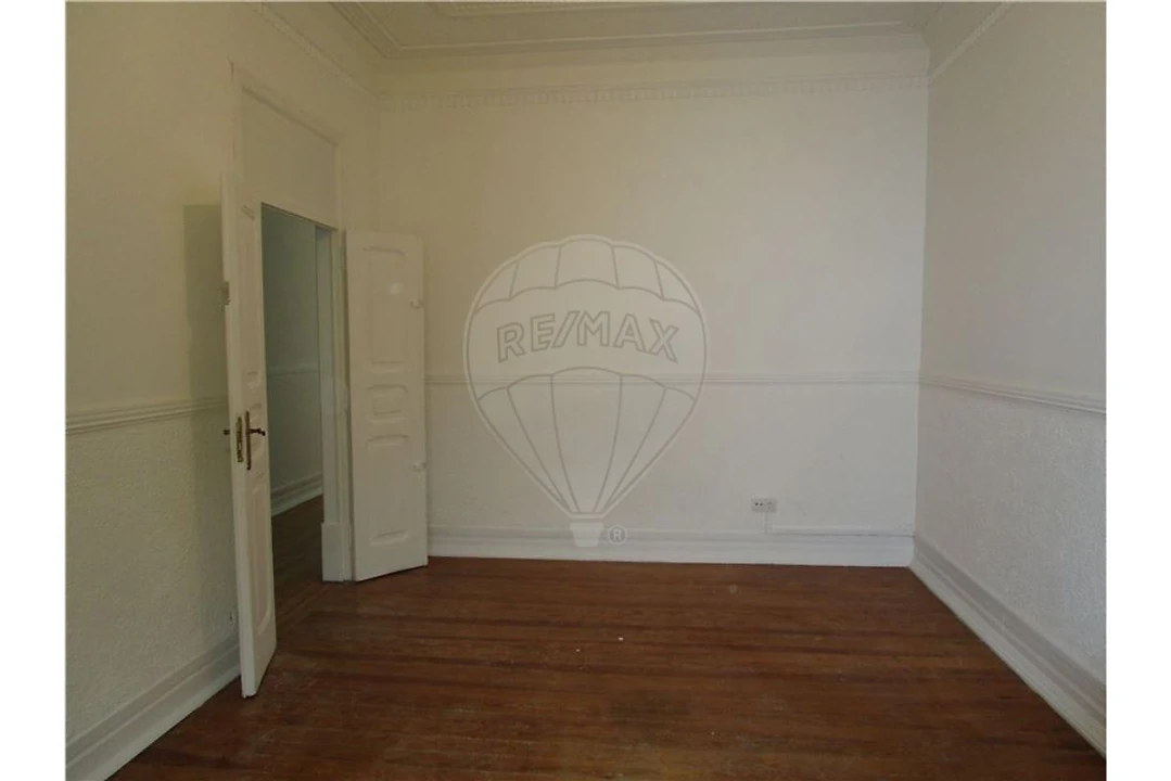 Apartamento T4 para Arrendamento em Penha de França Foto 2
