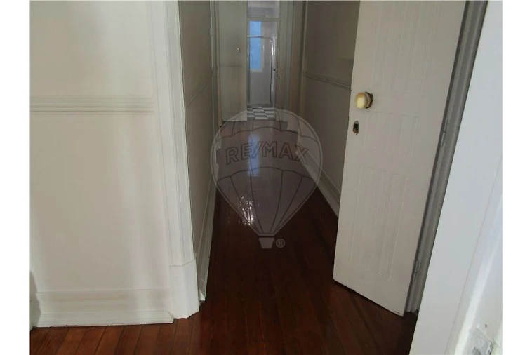 Apartamento T4 para Arrendamento em Penha de França Foto 7