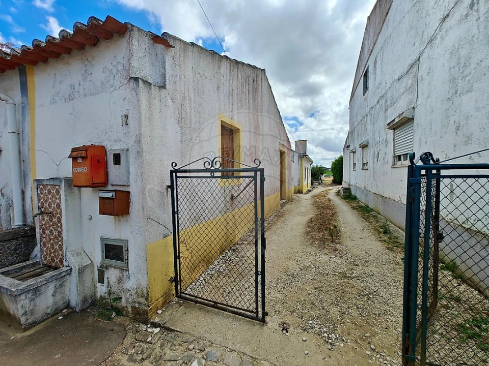 Moradia T1 para Venda em Carvoeira e Carmões Foto 23