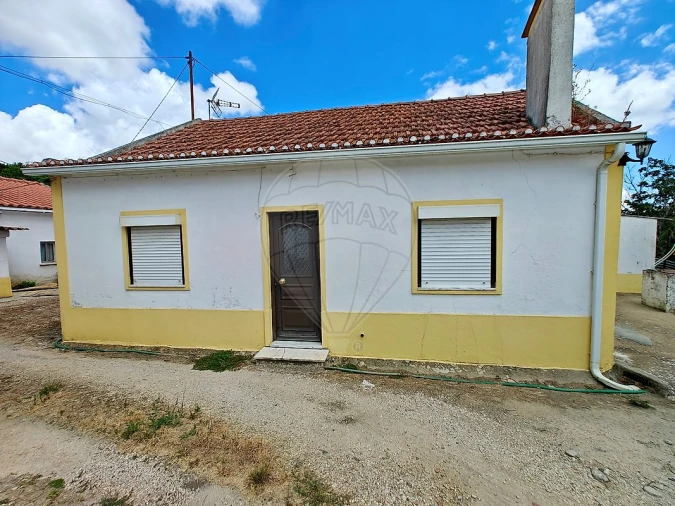 Moradia T1 para Venda em Carvoeira e Carmões Foto 18
