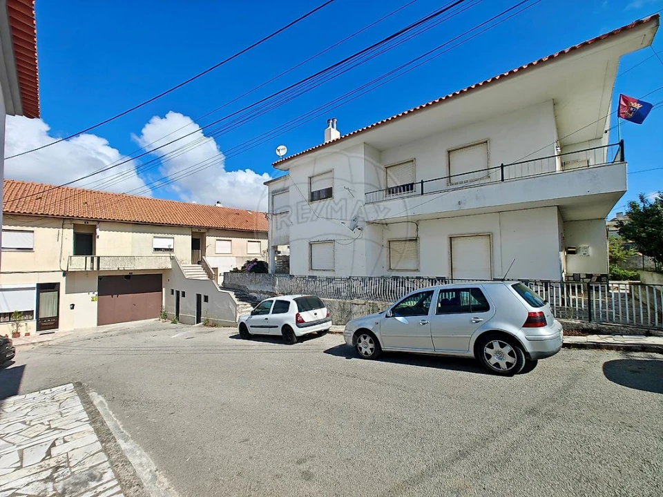 Moradia T2 para Venda em Sobral de Monte Agraço Foto 3