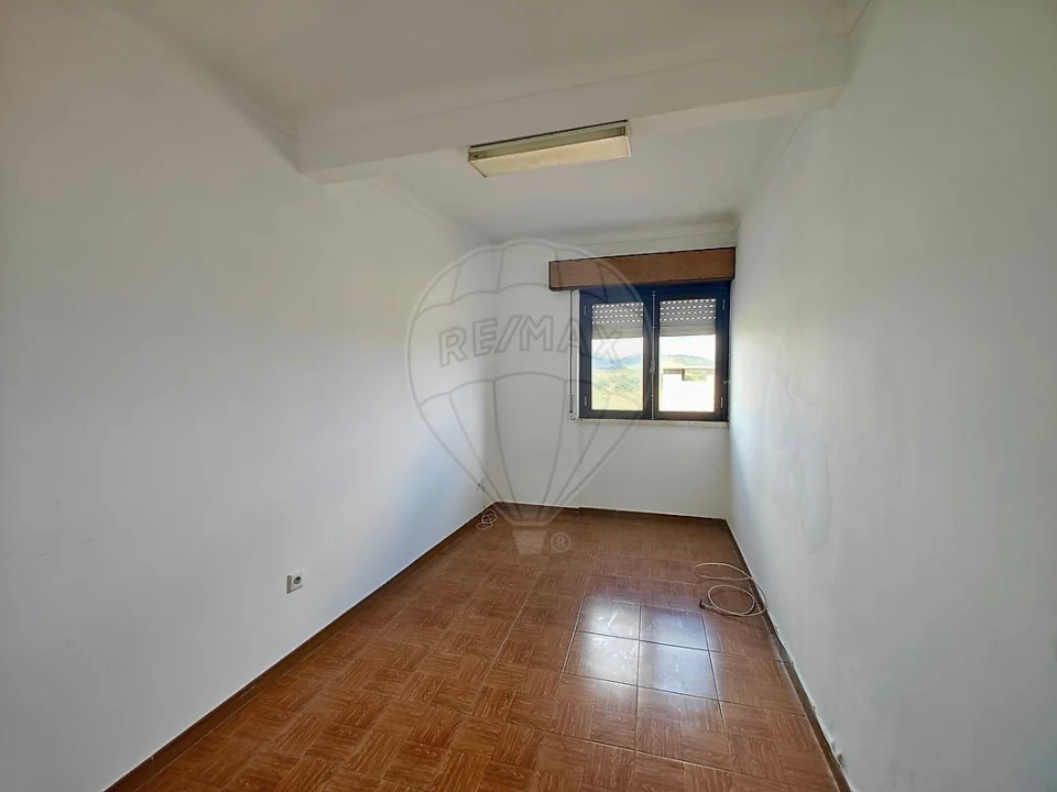 Moradia T2 para Venda em Sobral de Monte Agraço Foto 2